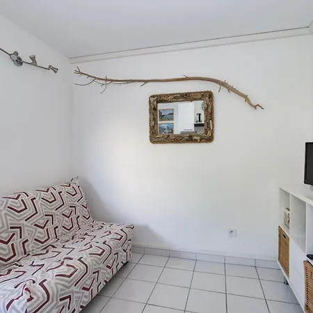 Front De Appartement *